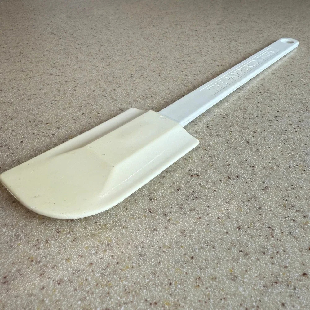 Vintage The Pampered Chef Classic Scraper White Silicone Spatula 11